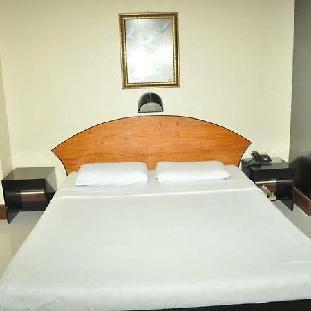 Paragon Suites Cebu Exterior foto