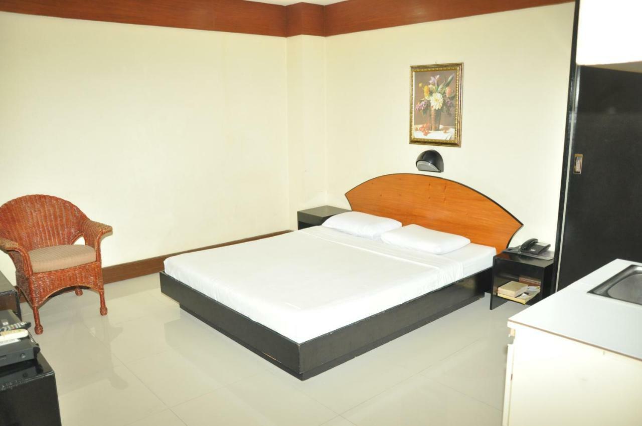 Paragon Suites Cebu Exterior foto